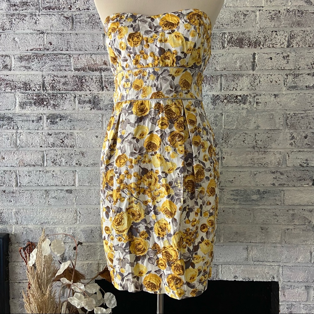 Strapless early 2000’s floral dress with pockets